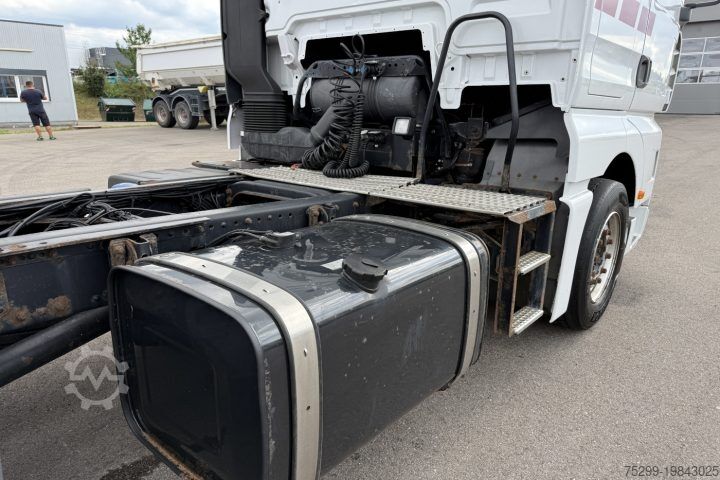 Standart çekici ünitesi MAN 18.463 FLS Retarder / Swiss-Vehicle