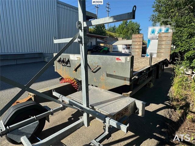 Low loader McCauley machine trailer