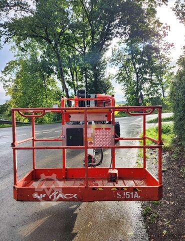 Nền tảng kính thiên văn khớp nối Skyjack SJ51 AJ Diesel 17,50m