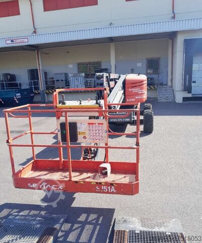 Nền tảng kính thiên văn khớp nối Skyjack SJ51 AJ Diesel 17,50m