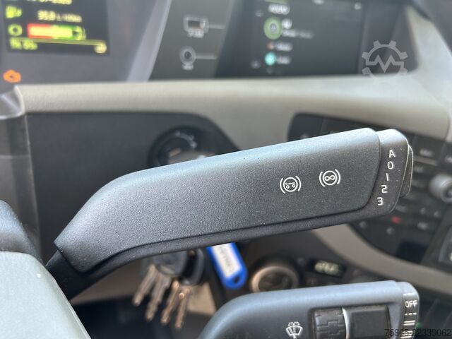 Standardni SZM Volvo FH 460 Globetrotter / 615 dkm / Tacho V2 / Nigh...