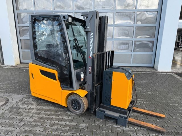Ön yükleyici forklift JUNGHEINRICH EFG 215 / Triplex: 4.25m! / SS / nur 3.092h!