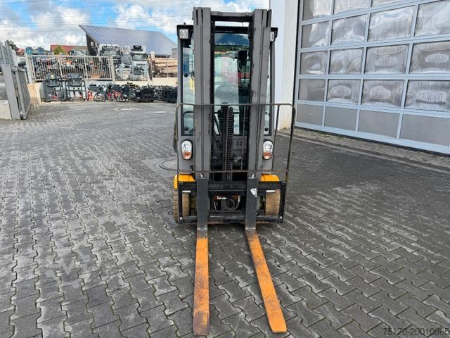 Ön yükleyici forklift JUNGHEINRICH EFG 215 / Triplex: 4.25m! / SS / nur 3.092h!