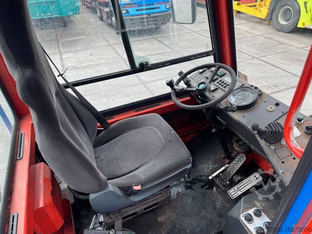 Terminalni traktor Terberg YT220