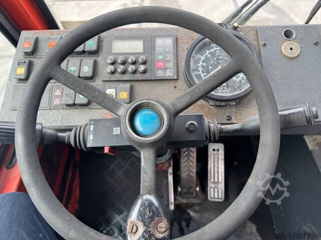 Terminál traktor Terberg YT220