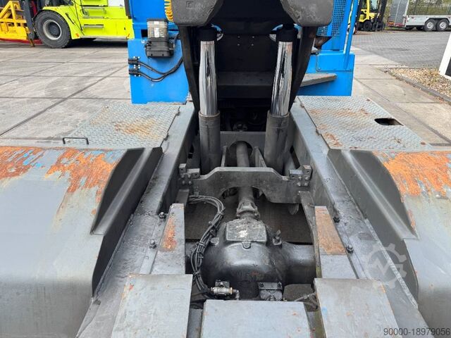 Terminál traktor Terberg YT220