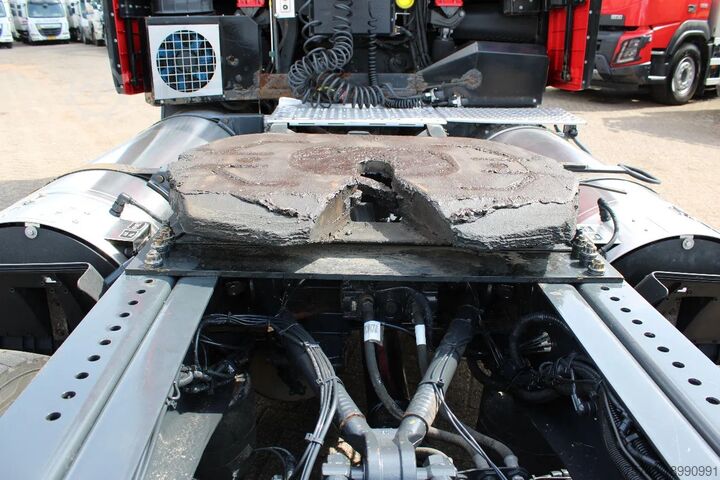 Standard SZM Iveco S-WAY 460 + LNG + retarder + euro 6