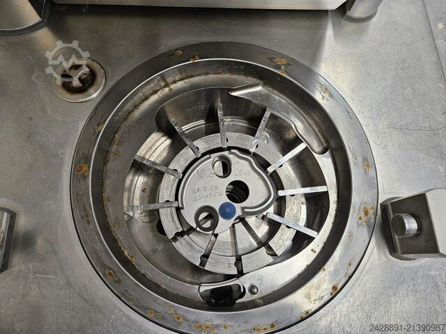 เครื่องบรรจุสูญญากาศสูงพร้อมกรวย Handtmann HVF 658