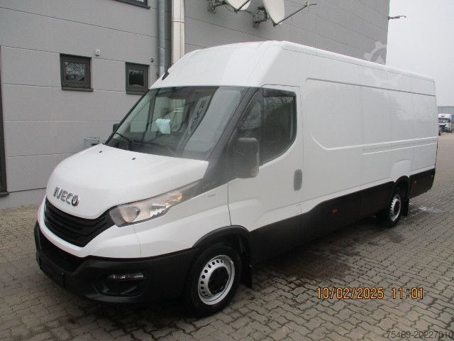 Magas tetős furgon IVECO 35S16V