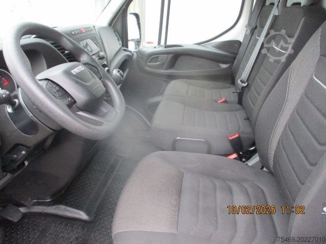 Magas tetős furgon IVECO 35S16V