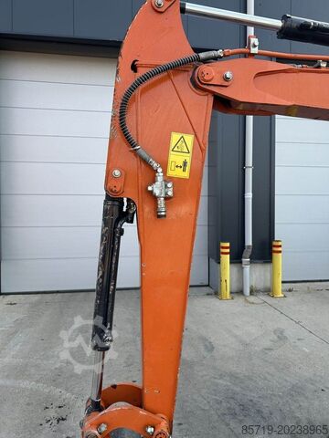 Minigraver Hitachi ZX33U-6 (7740)