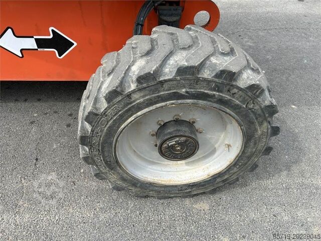 Plataforma telescópica JLG 660SJ (10886)