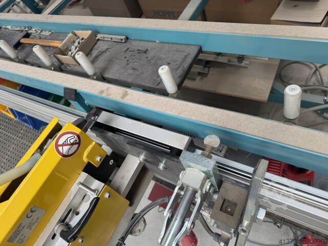 Centre de ferrures EDER + MUELLER Fluegelanschlagtisch