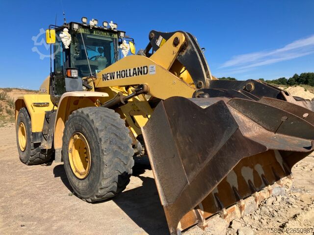 لودر چرخ‌دار NEW HOLLAND WA 190