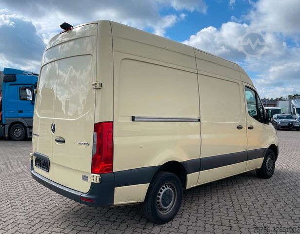 Фургон-рефрижератор MERCEDES-BENZ Sprinter 317 CDI KA L2/ Frischdienst/ MBUX/ AC