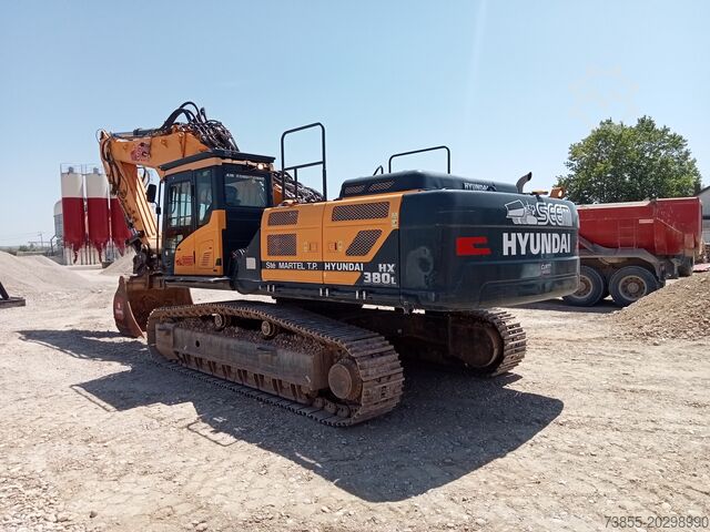Pelle de démolition Hyundai HX380L with 20m longfront and excavation boom