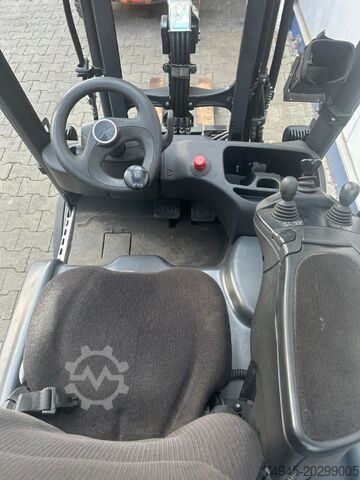 Elektrisk 4 -hjulig gaffeltruck Linde E20PL -02 EVO