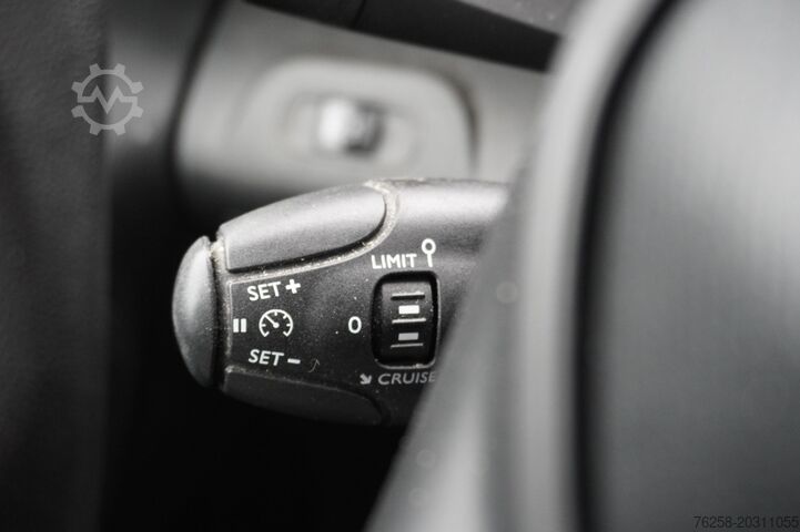 Karavan sa visokim krovom Peugeot Partner 1.2 110PK Benzine - Airco - Navi - Crui...