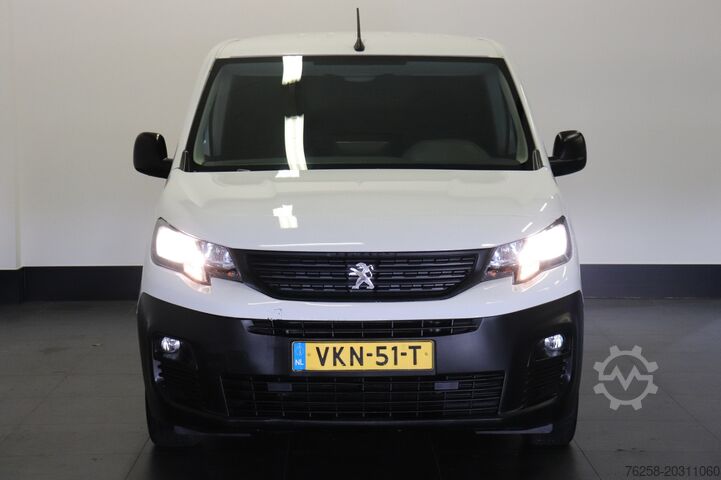 ハイルーフステーションワゴン Peugeot Partner 1.2 110PK Benzine - Airco - Navi - Crui...