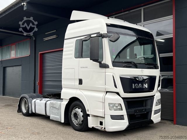 Cabeza tractora de gran volumen MAN TGX 18.440 XLX MEGA Klimaauto Motorbremse 2xTank