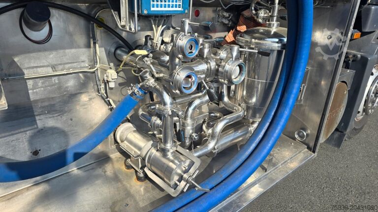 Kamion-cisternë Volvo FM 440 4x2