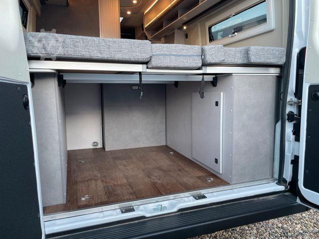 Autocaravana PÖSSL Summit Shine 600 R L*180Ps Automatik