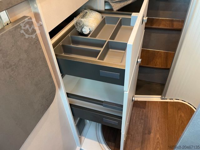 Autocaravana PÖSSL Summit Shine 600 R L*180Ps Automatik