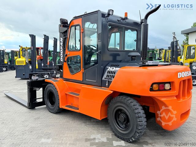 מלגזה ארבע גלגלים DOOSAN 70 / DUPLEX / FORK 2500MM / POSITIONER