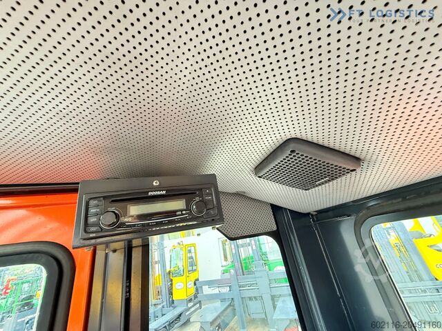 מלגזה ארבע גלגלים DOOSAN 70 / DUPLEX / FORK 2500MM / POSITIONER