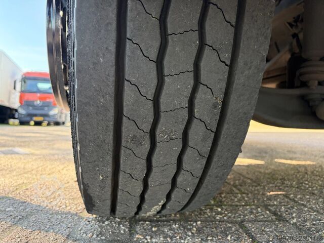 Koffer DAF LF 4X2 2022 BRINKS + BAR KLEP  173.942 km