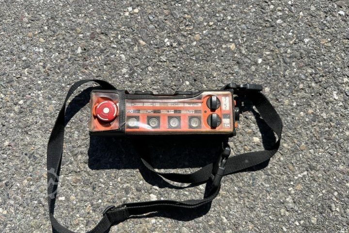 Camion per usi speciali Renault Midlum 300 4x4 Winterdienst / Swiss-Vehicle