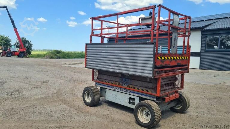 Scherenhebebühne Skyjack 6832