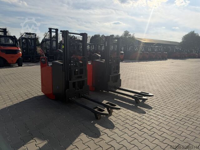 Hochhubwagen Linde D10 FP