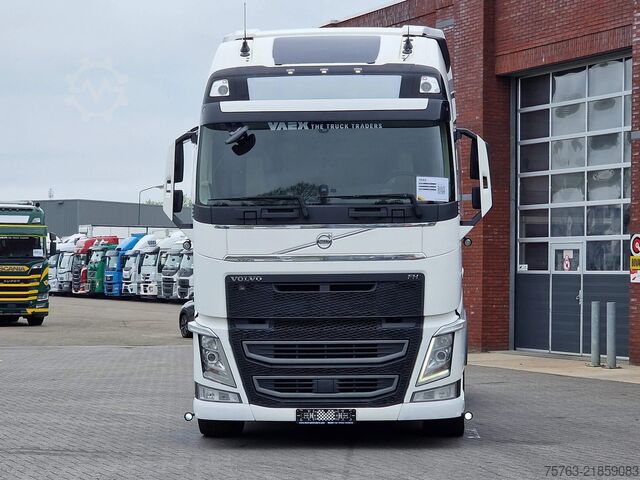Padrão-SZM Volvo FH 13.540 Globetrotter 6x4 Lift axle - PTO/Hydr...
