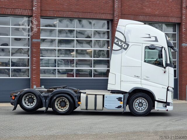 Padrão-SZM Volvo FH 13.540 Globetrotter 6x4 Lift axle - PTO/Hydr...