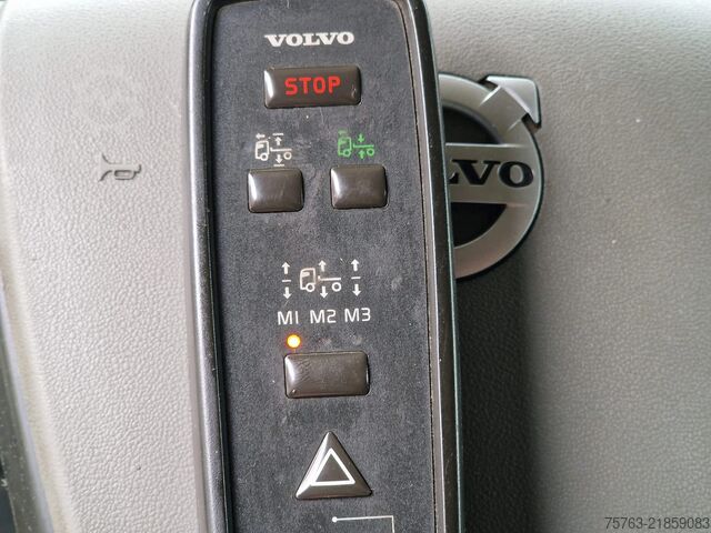 Padrão-SZM Volvo FH 13.540 Globetrotter 6x4 Lift axle - PTO/Hydr...