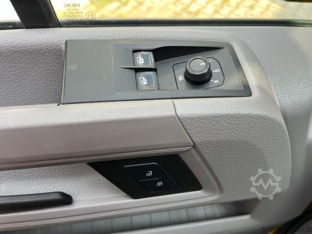 小型客车 VOLKSWAGEN CRAFTER 2.0TDI 8 SITZE TEMPOMAT KLIMA AHK 1.HAND