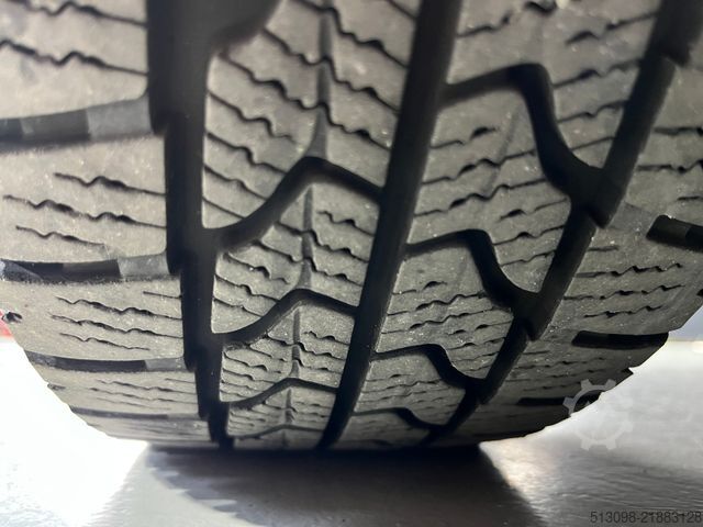 小型客车 VOLKSWAGEN CRAFTER 2.0TDI 8 SITZE TEMPOMAT KLIMA AHK 1.HAND