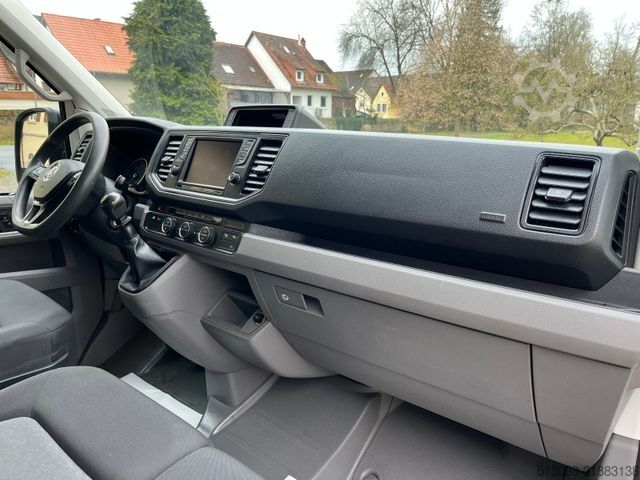 Furgoneta de caja alta VOLKSWAGEN Crafter APA L3H3 ACC KLIMA AHK ASSIST 1 HAND