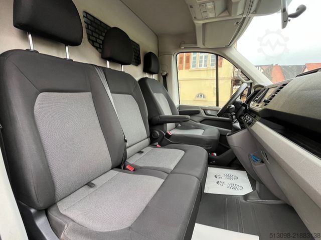 Furgoneta de caja alta VOLKSWAGEN Crafter APA L3H3 ACC KLIMA AHK ASSIST 1 HAND