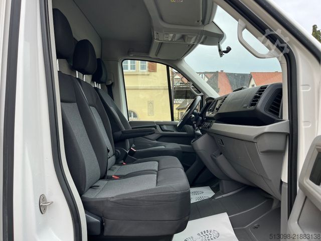 Furgoneta de caja alta VOLKSWAGEN Crafter APA L3H3 ACC KLIMA AHK ASSIST 1 HAND