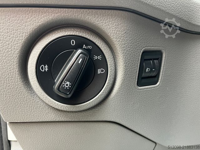 Furgoneta de caja alta VOLKSWAGEN Crafter APA L3H3 ACC KLIMA AHK ASSIST 1 HAND