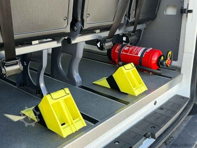 Minibús VOLKSWAGEN CRAFTER 17 SITZER ACC LANE ASSIST