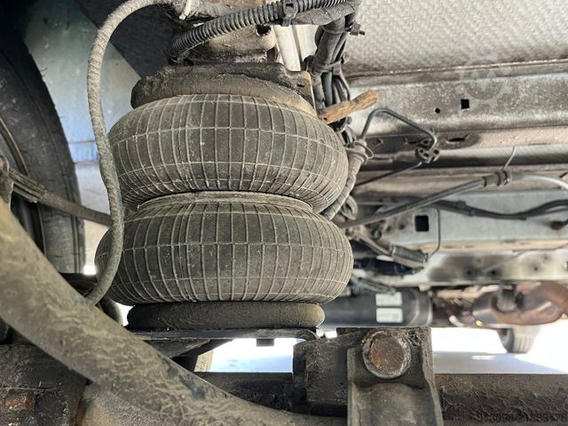 Furgoneta caja VOLKSWAGEN CRAFTER 2.0TDI XXXL KOFFER RAMPE KAMERA 177 PS