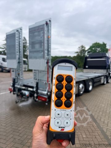 Grúa de remolque MAN Baumaschinen Maschinentransporter mit Rampen