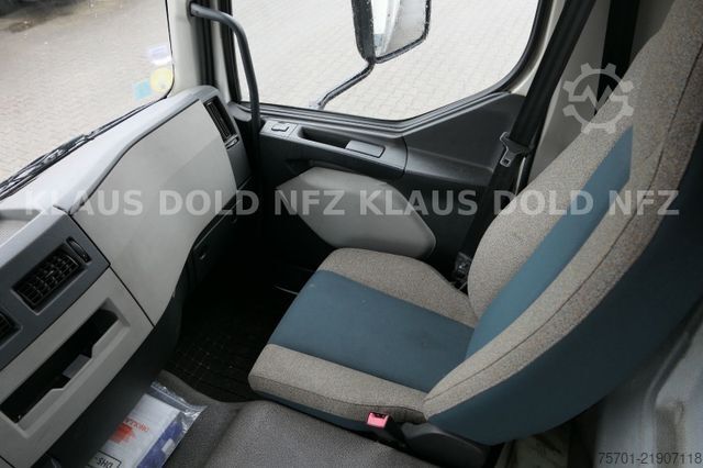 Camión caja VOLVO FL 250 Koffer Rolltor LBW Euro 6