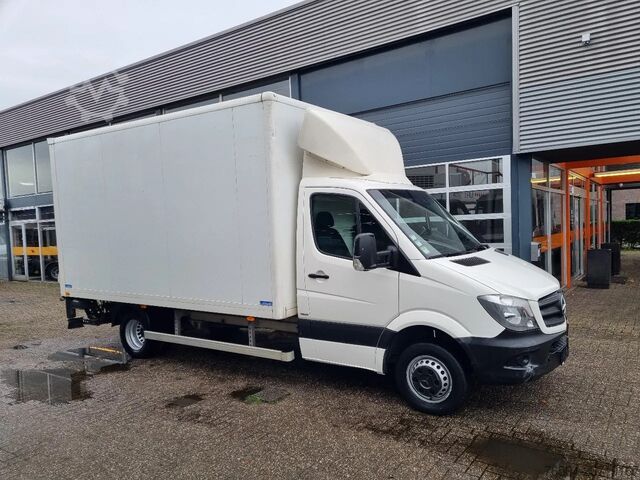 Resväska Mercedes-Benz Sprinter 513 CDI Koffer 21kub 130 pk Euro 5B GV...