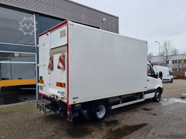 Resväska Mercedes-Benz Sprinter 513 CDI Koffer 21kub 130 pk Euro 5B GV...
