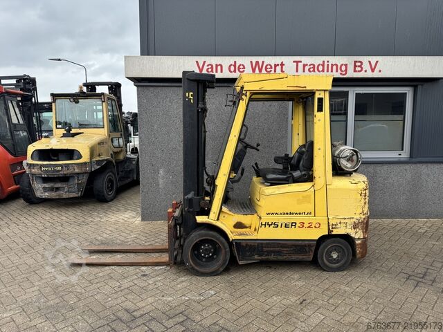 海斯特 S3.20XM 三级490自由提升门架 / 侧移器 液化气叉车 1999年 HYSTER S3.20XM Triplo 490 Freelift/ Sideshift LPG 1999