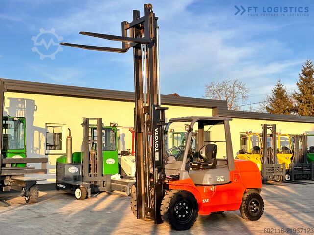 Kahveltõstuk Toyota 42-4FD40 / DIESEL / 4500KG / DUPLEX / FO